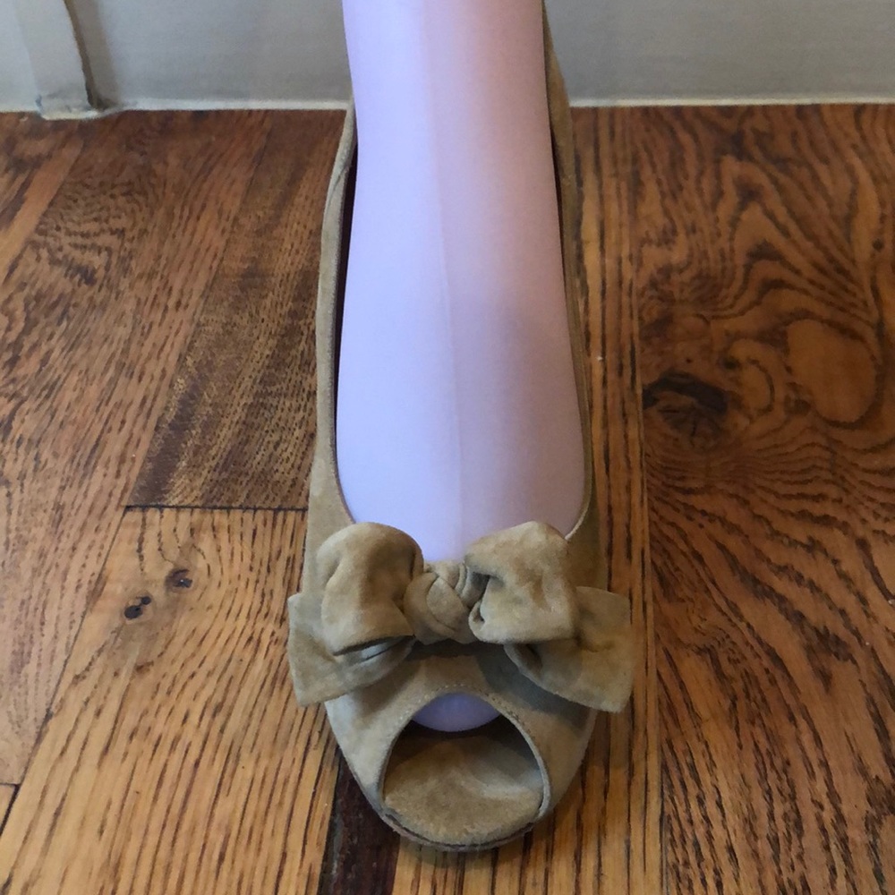 Suede Beige Peep Toe Via Spiga